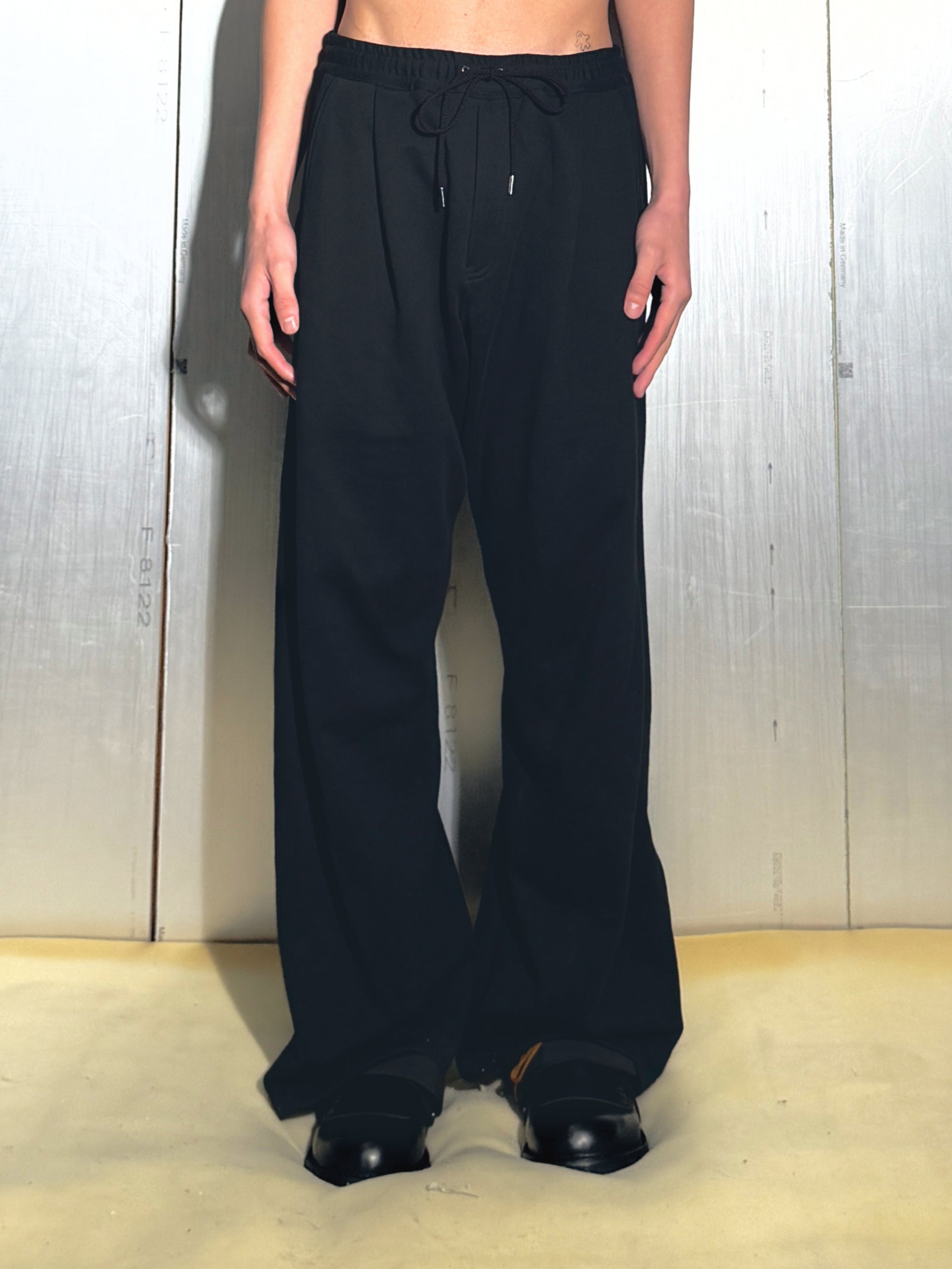 3D Cutting Sweat Pants