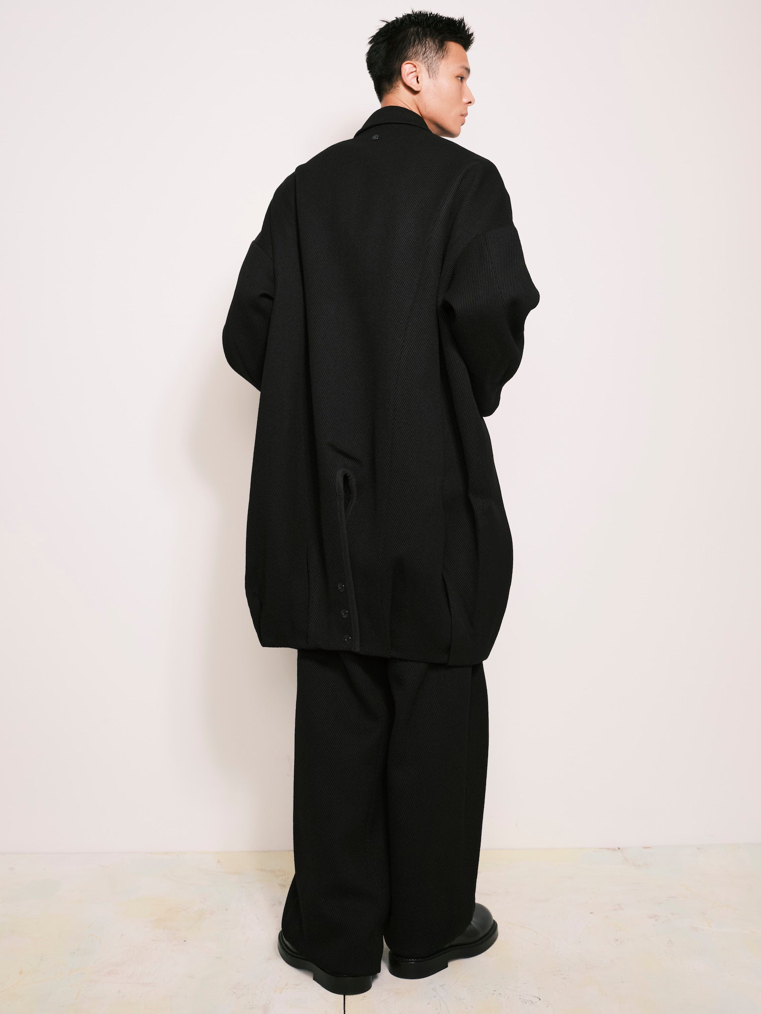 OMAR AFRIDI / Balooned Cocoon Coat Black - Road Sign