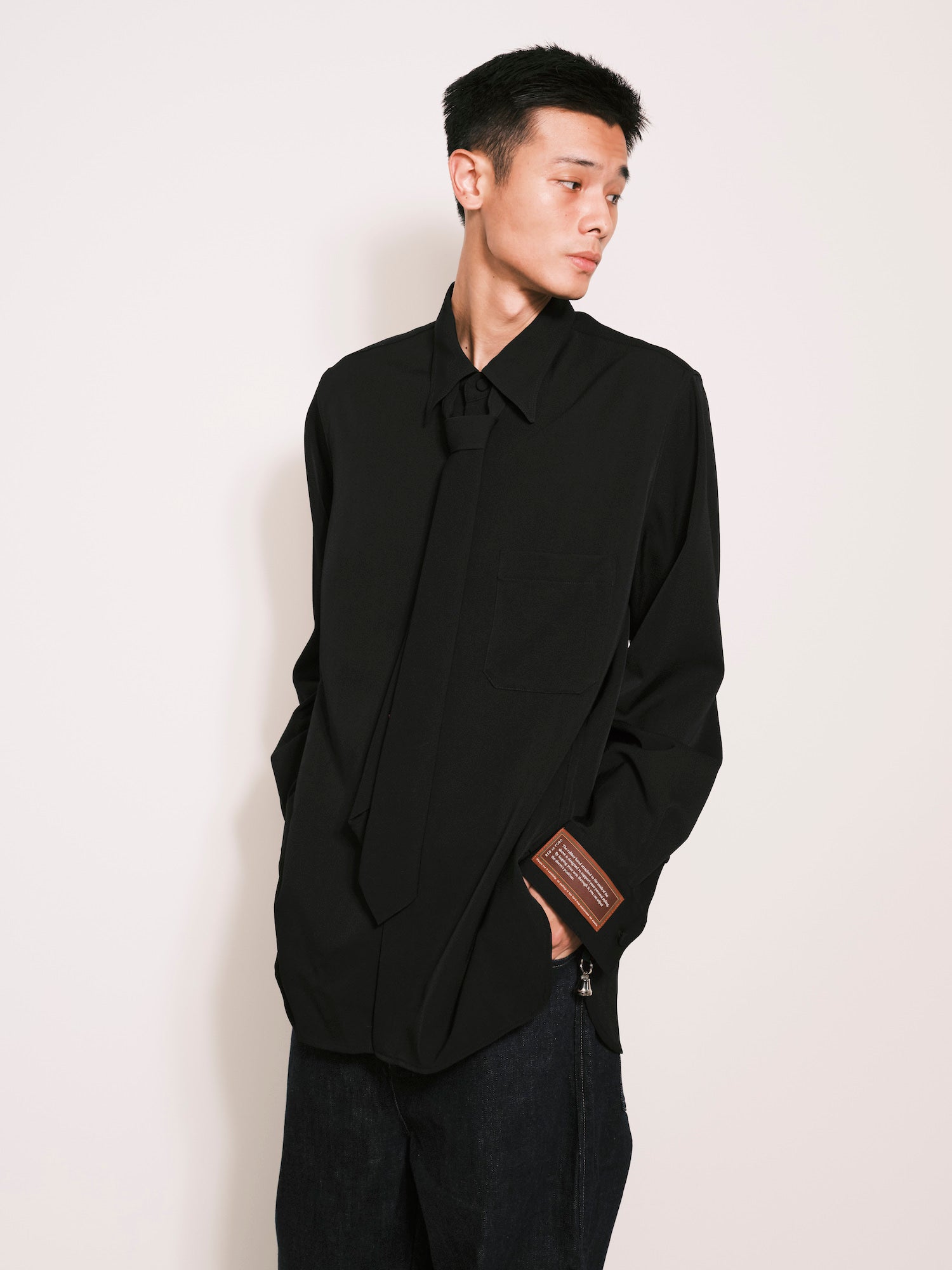 "Wear A Shirt" 襯衫