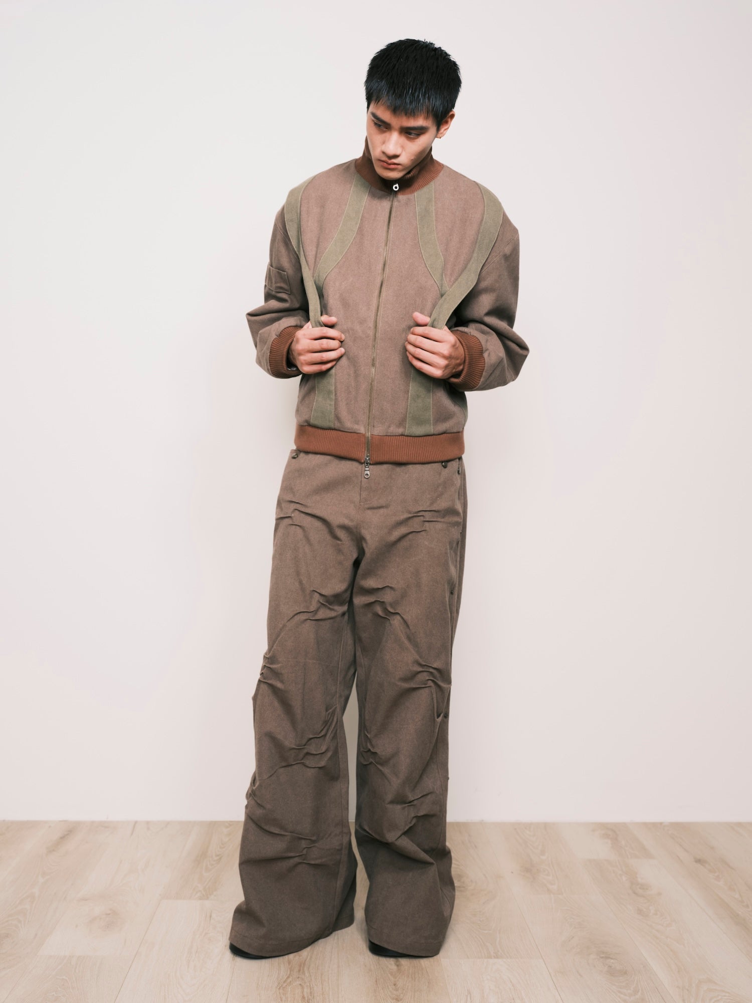 near4rest / BROWN WRINKLE SNAPS PANTS Brown - Road Sign