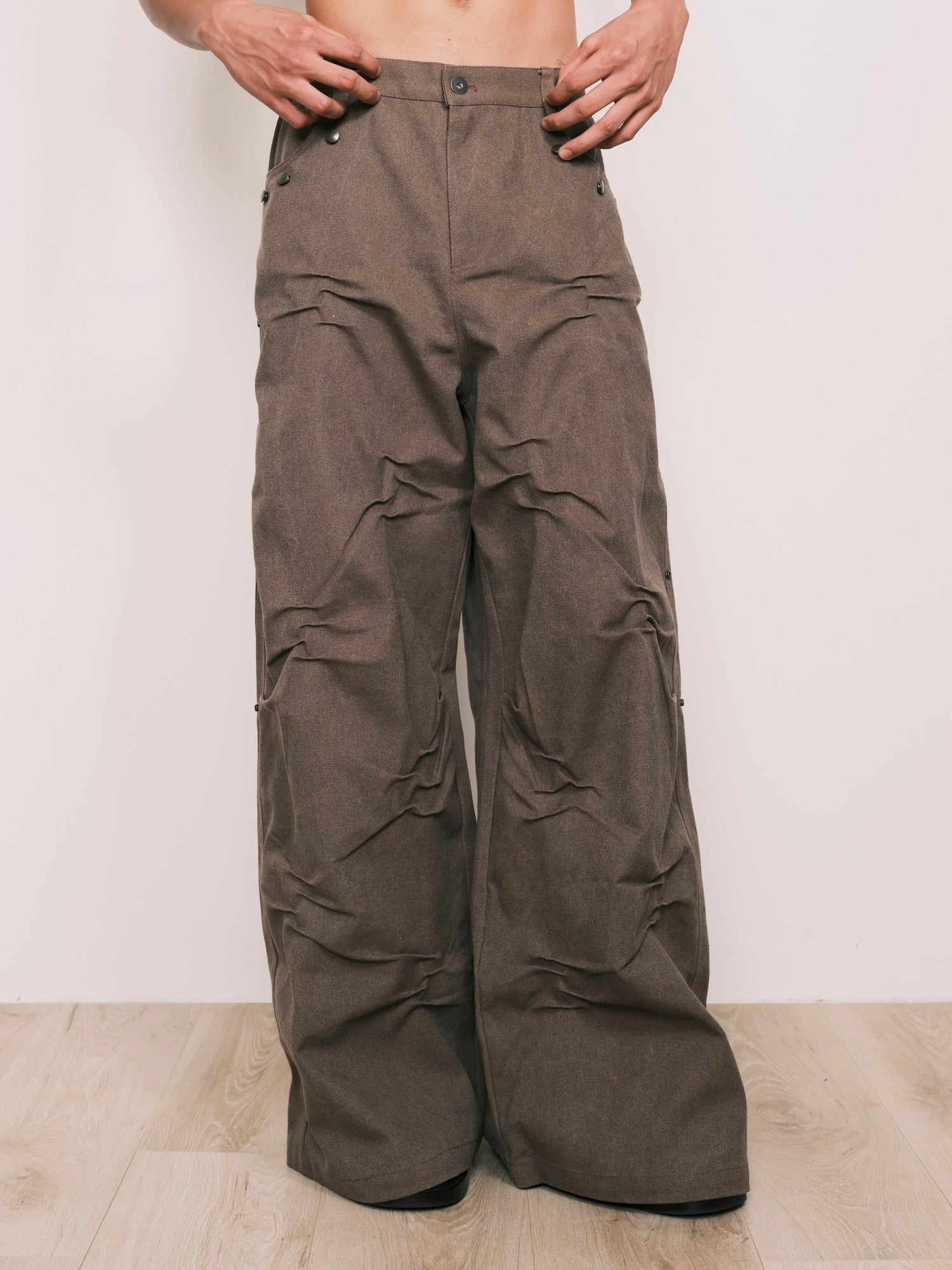 Brown Wrinkle 按扣褲