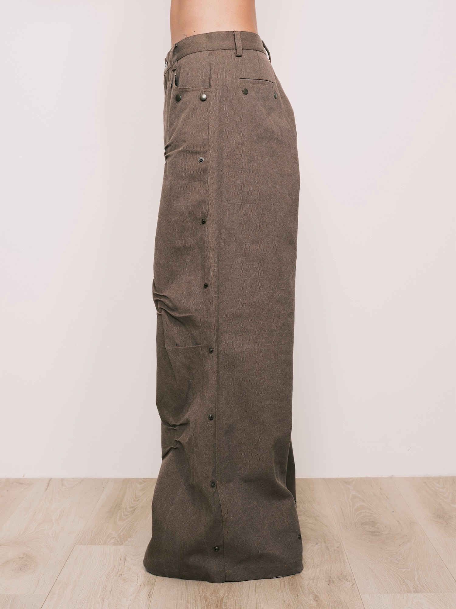 Brown Wrinkle 按扣褲