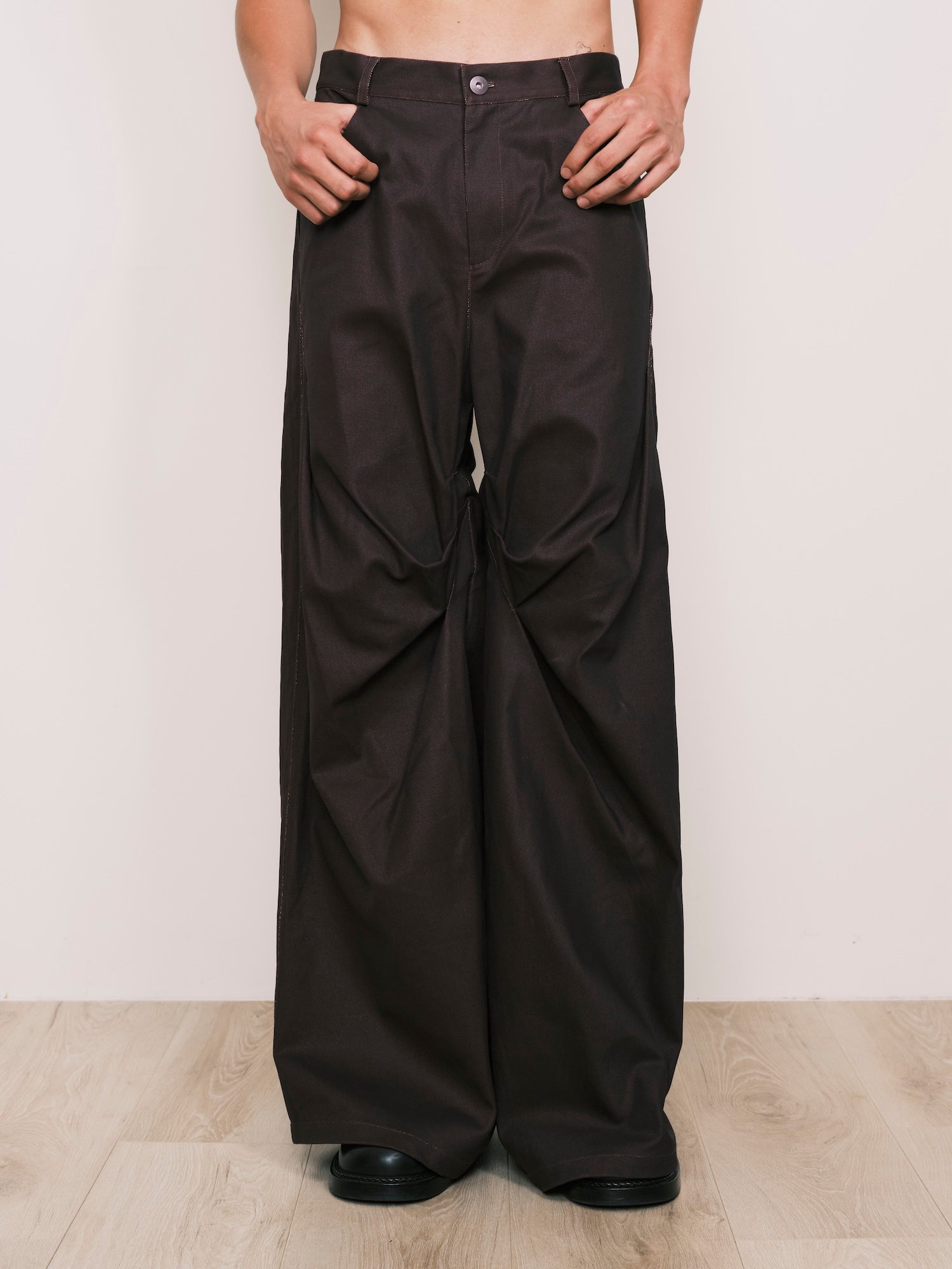 Coated Denim 寬鬆牛仔褲