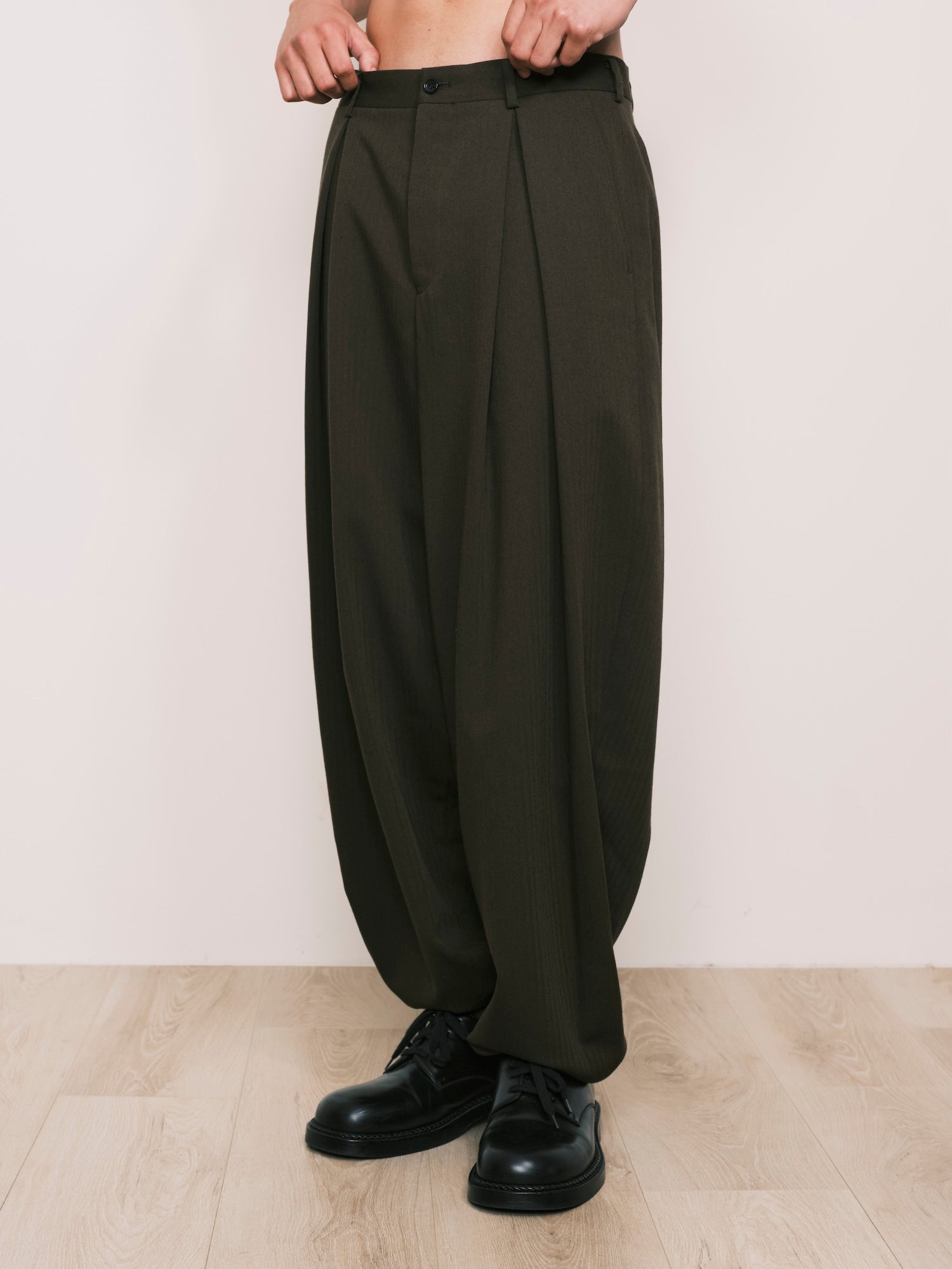 Wool Pleated Pants