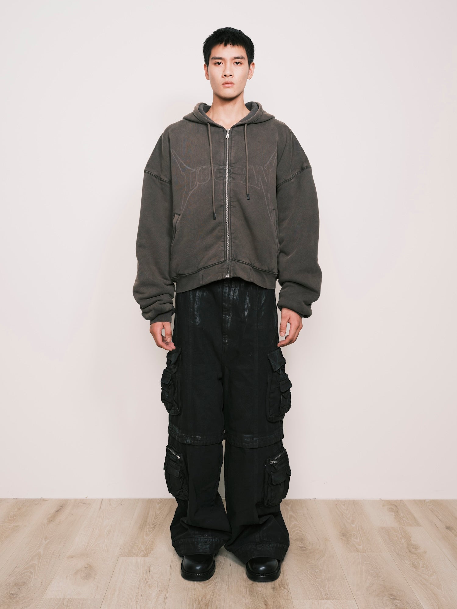 褪色拉鍊連帽衫