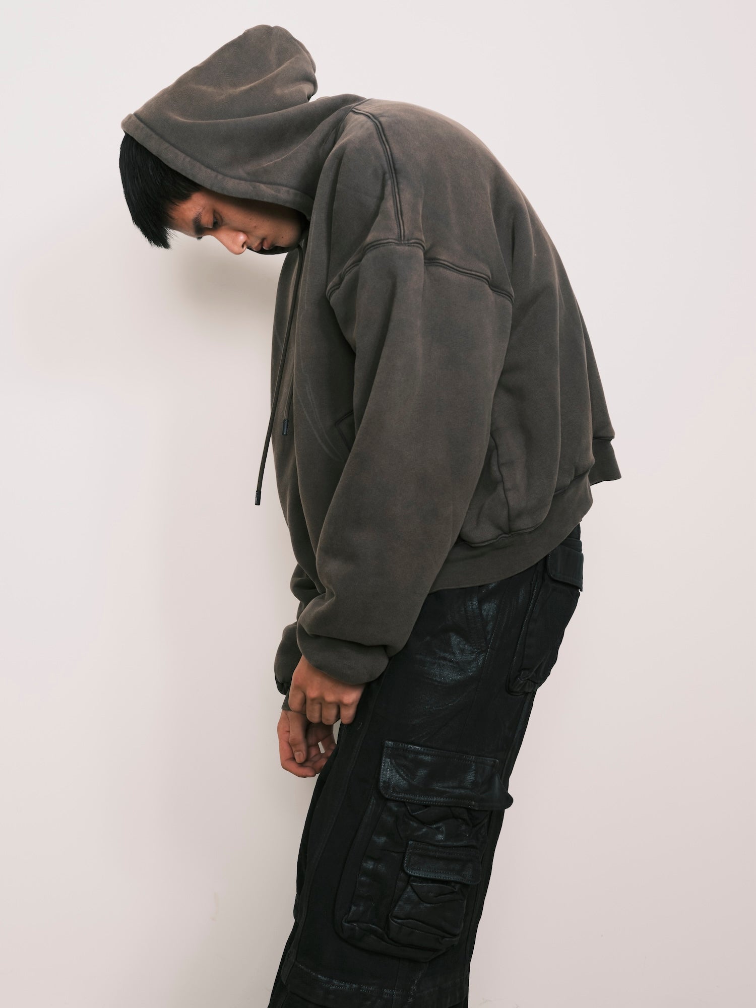 褪色拉鍊連帽衫