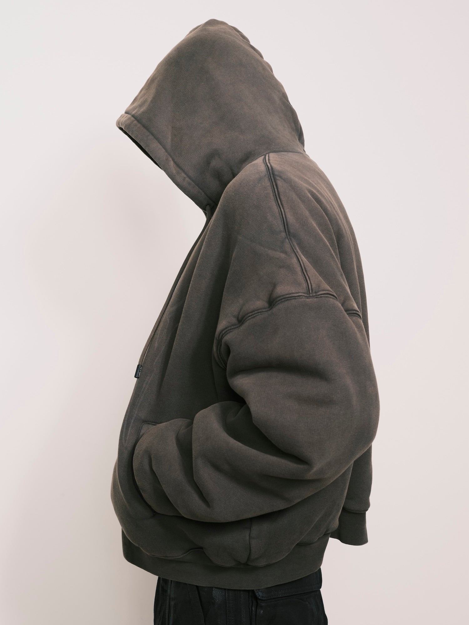 褪色拉鍊連帽衫