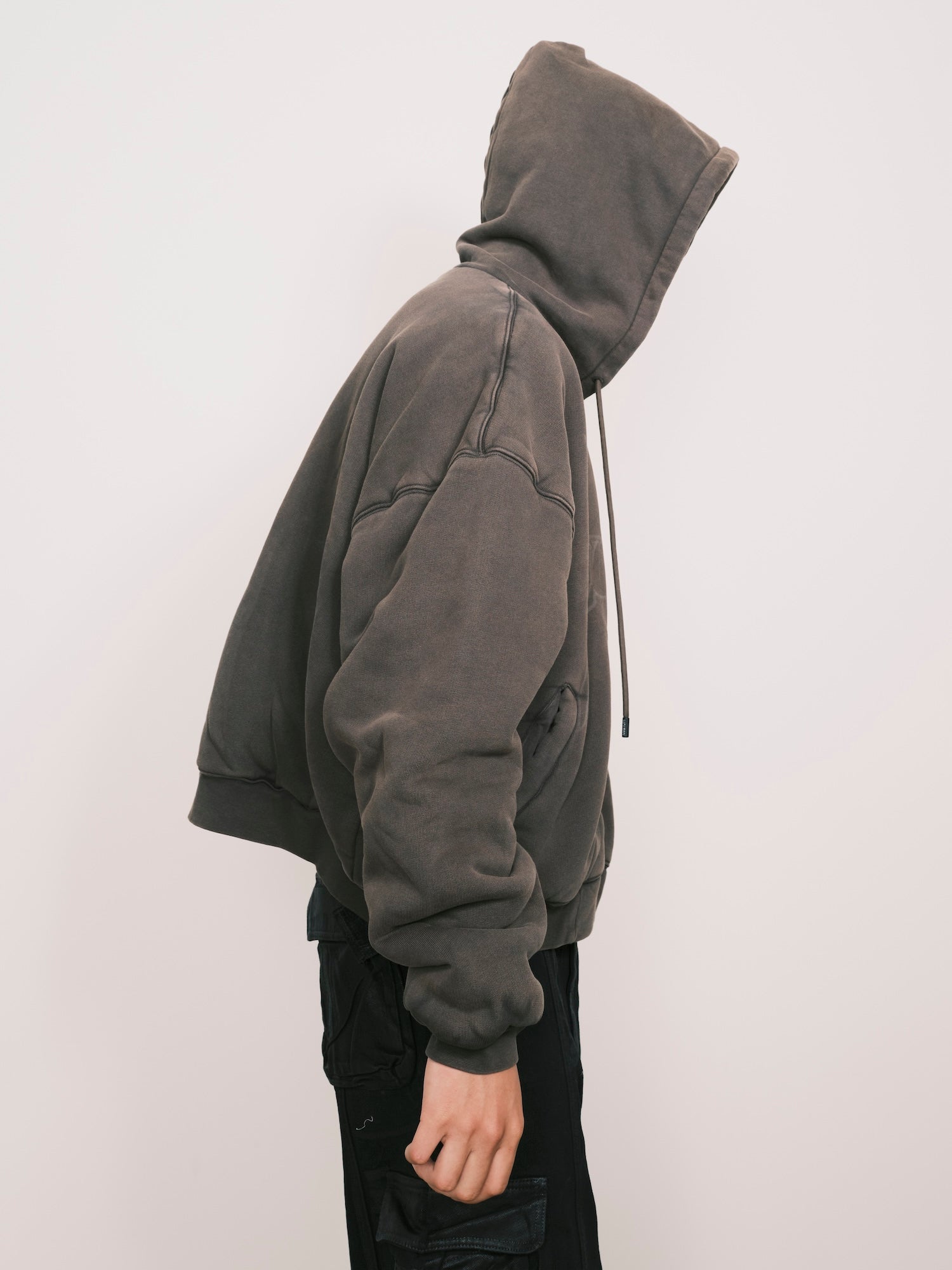 褪色拉鍊連帽衫