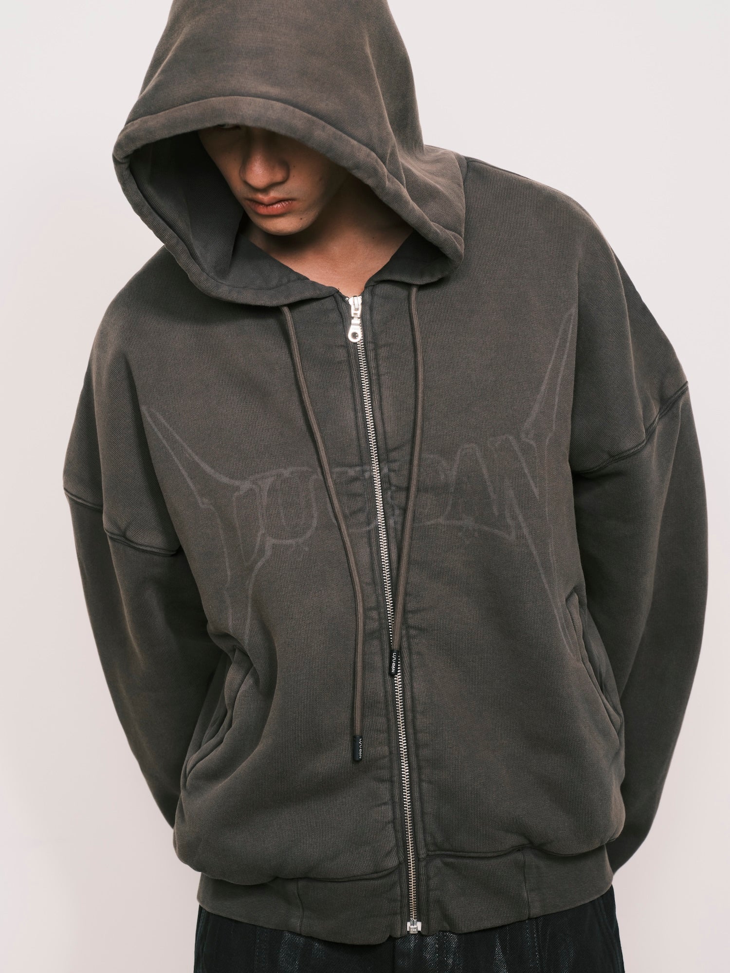 褪色拉鍊連帽衫