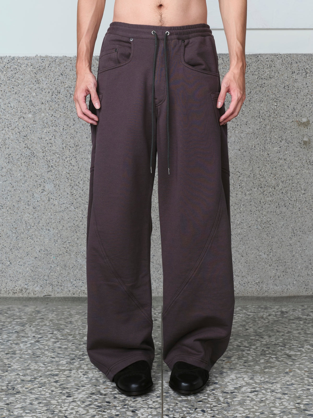 3D Cutting Sweat Pants