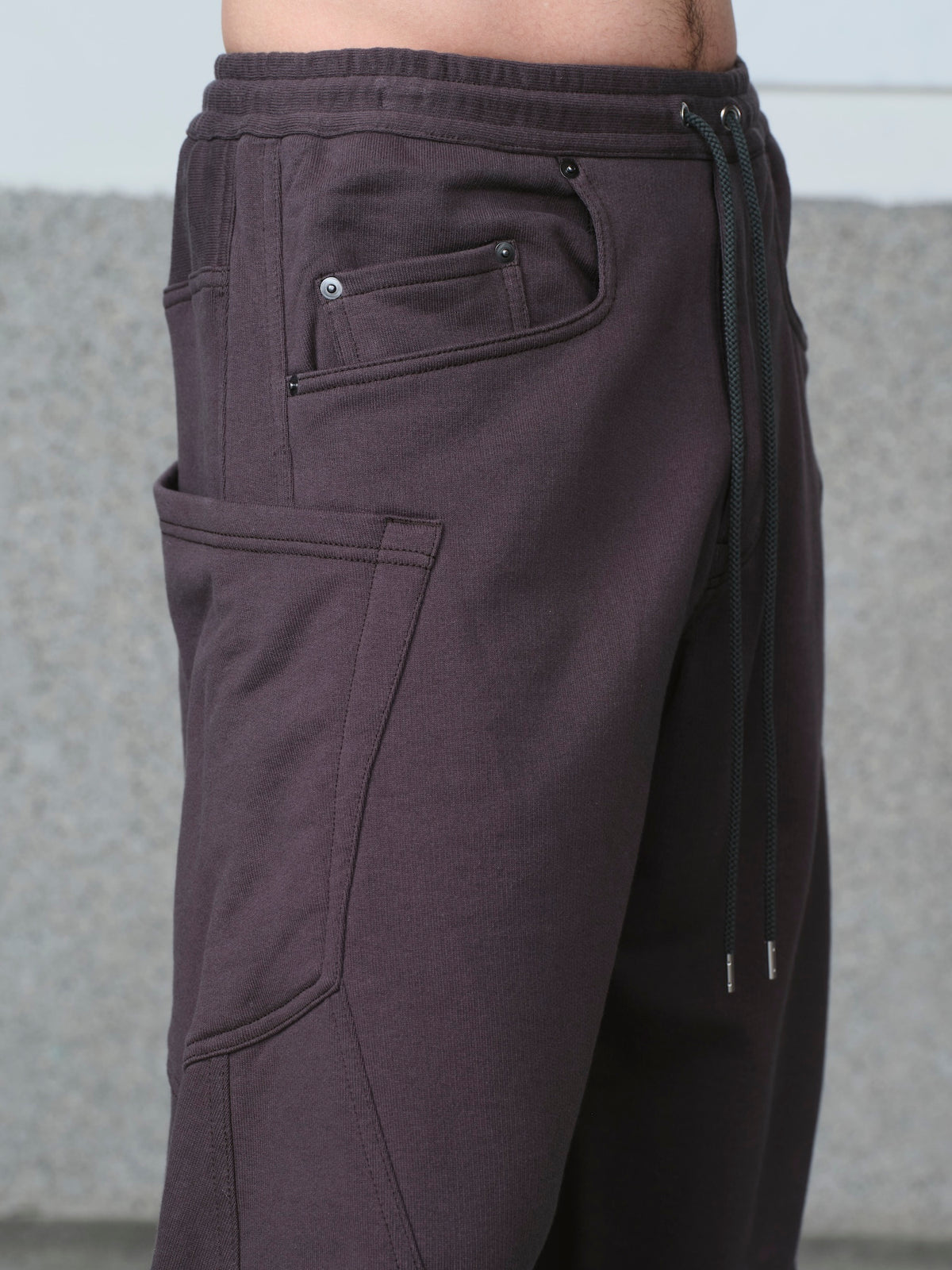 3D Cutting Sweat Pants