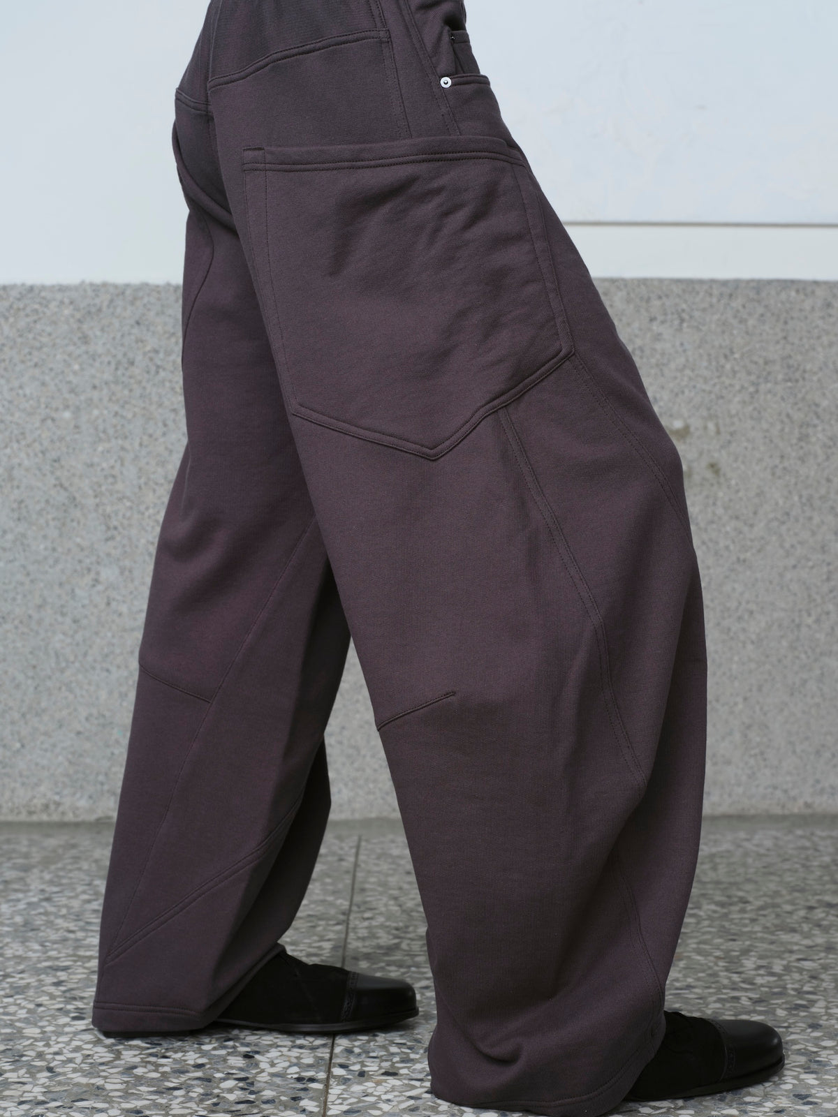 3D Cutting Sweat Pants
