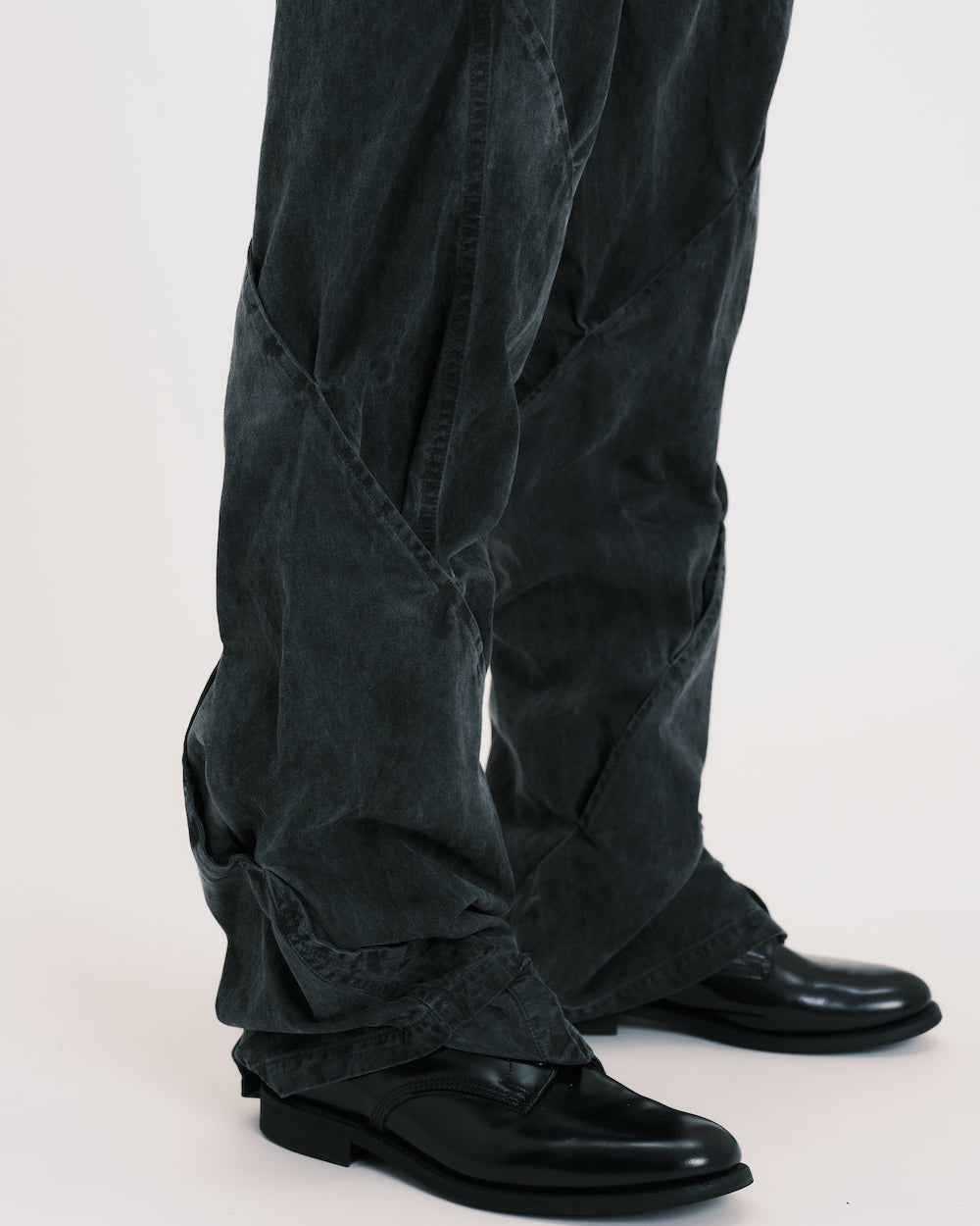 Gather-Twisted Dye Shell Trousers
