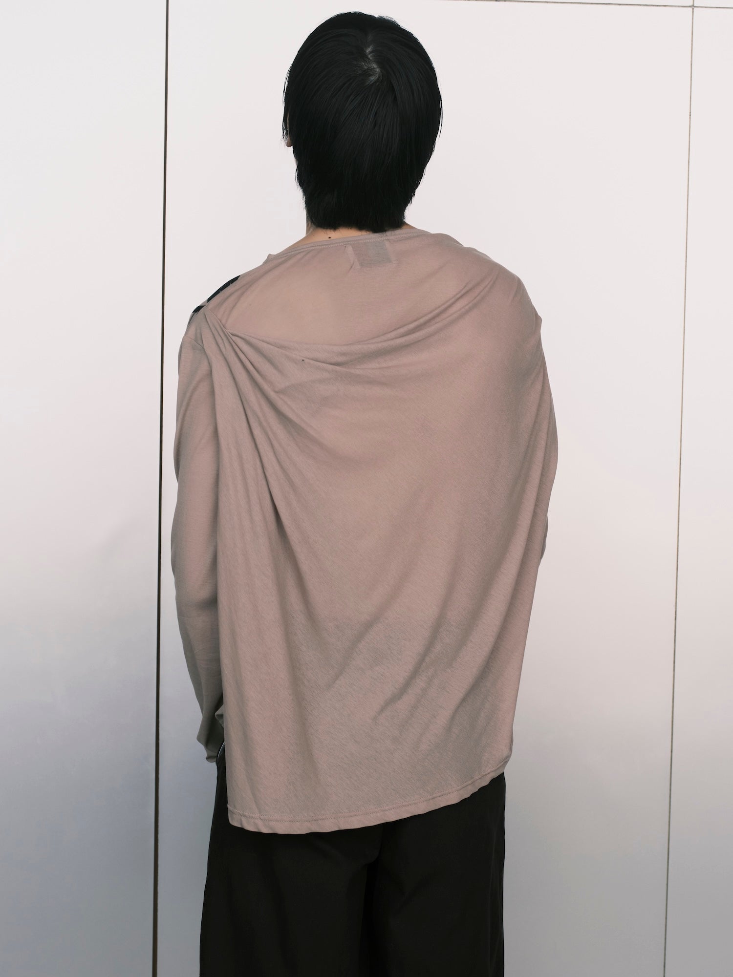 Claw Drape Henley Long-Sleeve