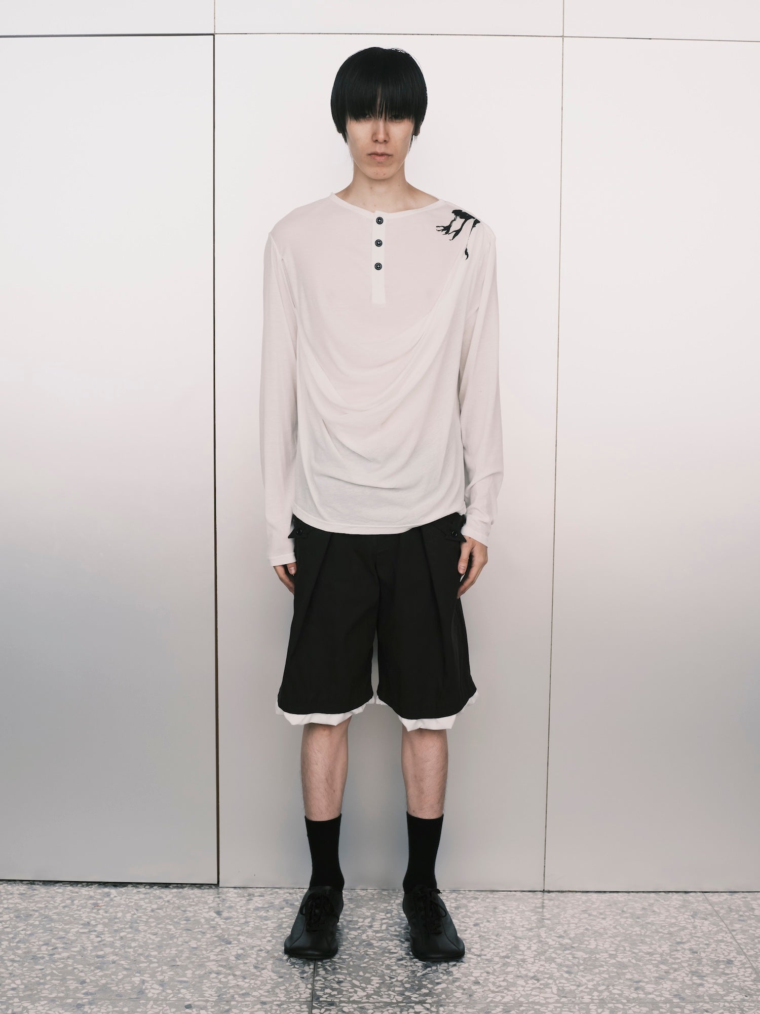 Claw Drape Henley Long-Sleeve
