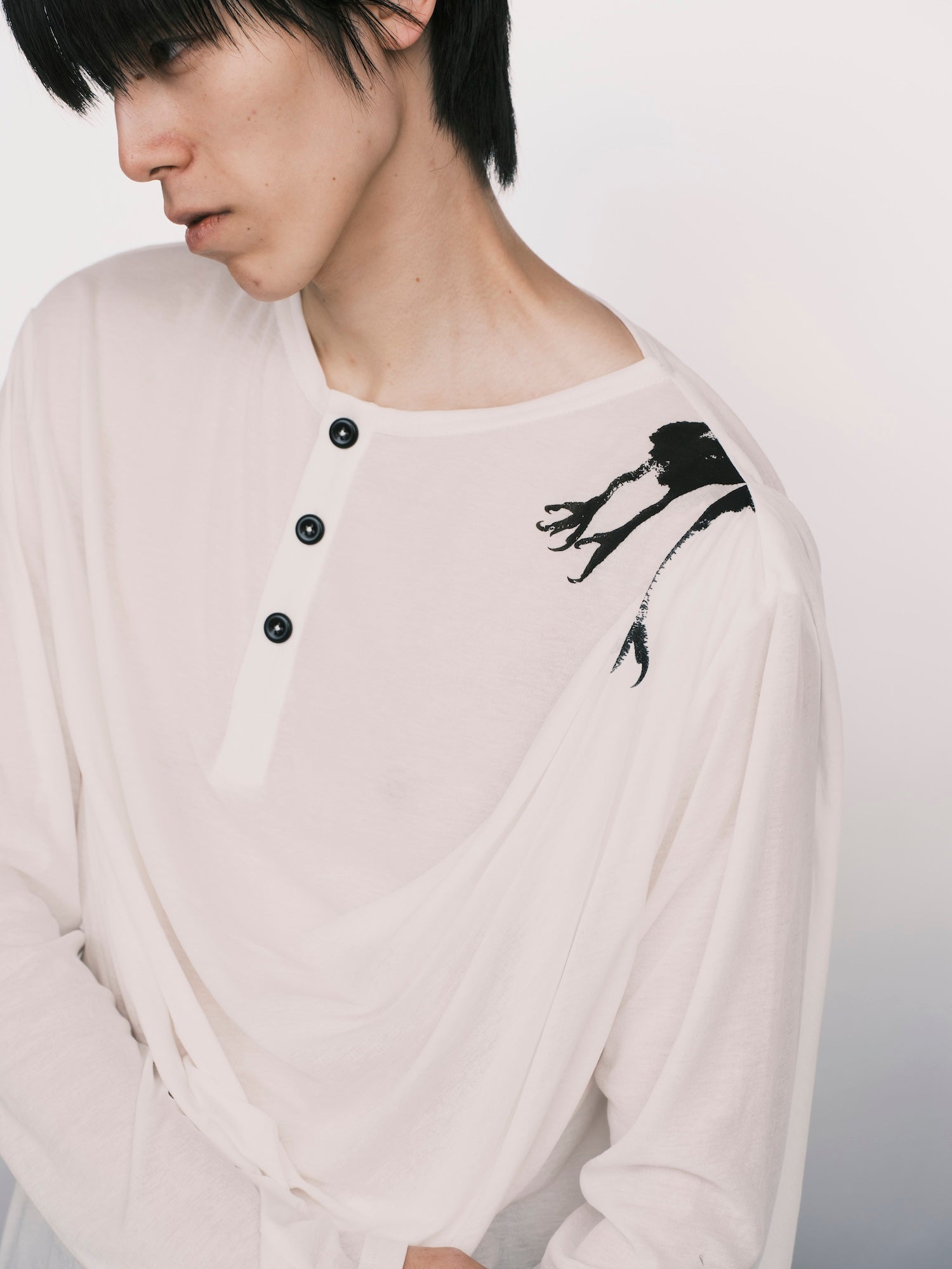 Claw Drape Henley Long-Sleeve