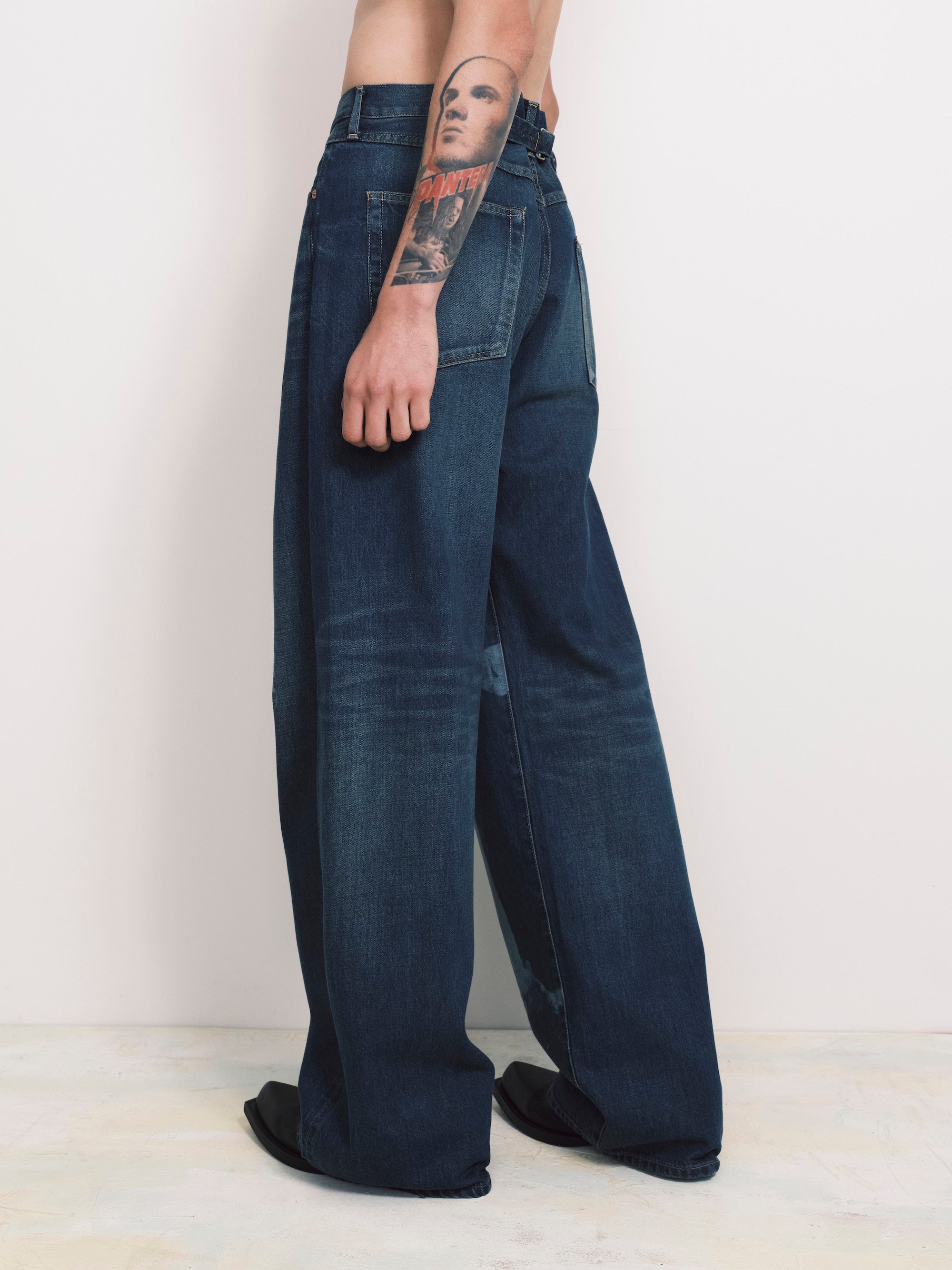 JUNYA WATANABE MAN AC/DC コラボ　デニム Junya Watanabe Man Straight-Leg AC/DC Print Jeans Blue – ESSXNYC
