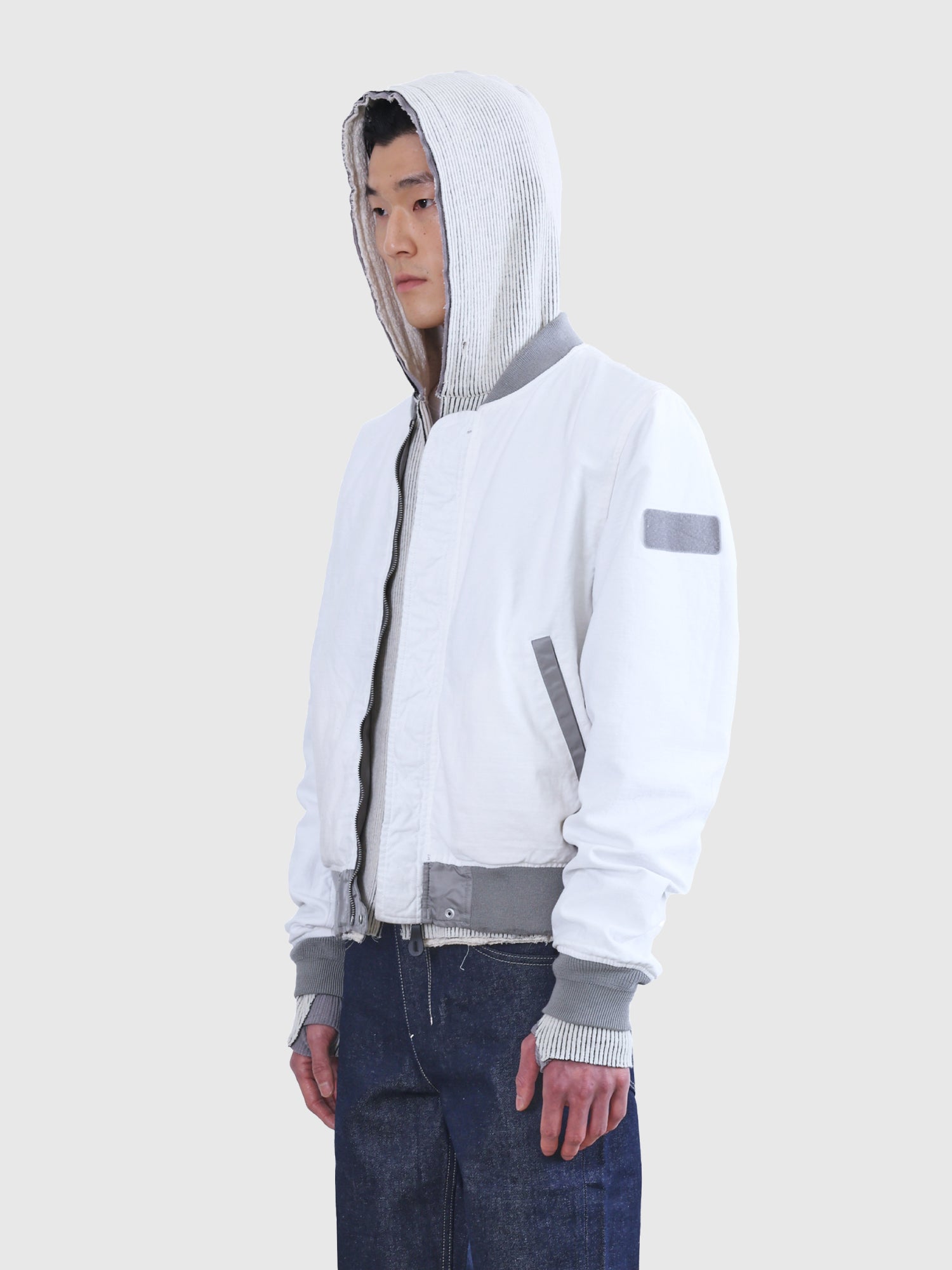 Ep.9 03 Jacket