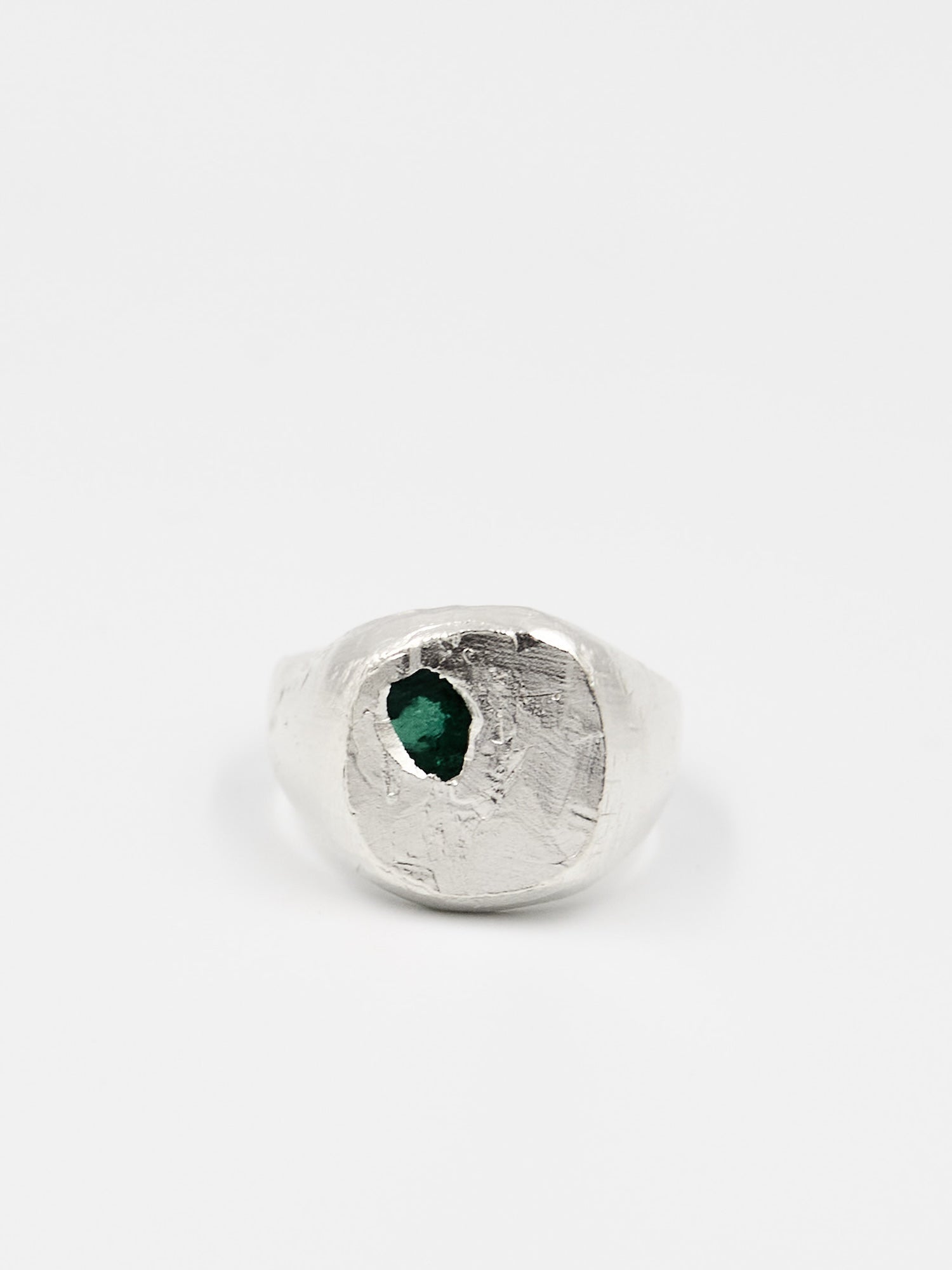 Una Round Emerald Signet